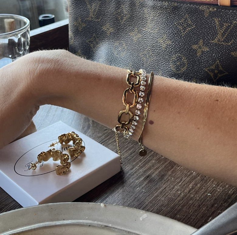 The tennis bracelet